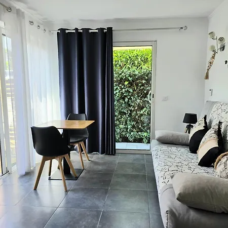 Bleu Azur Piscine Chauffee Saint-Florent (Corsica)