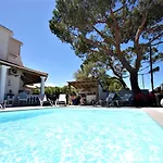 Bleu Azur Piscine Chauffee Apartament *