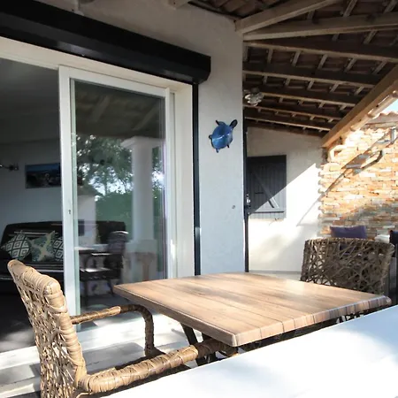 Bleu Azur Piscine Chauffee アパート サン・フロラン