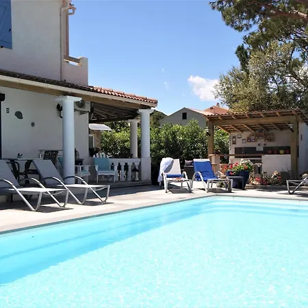 Bleu Azur Piscine Chauffee דירה