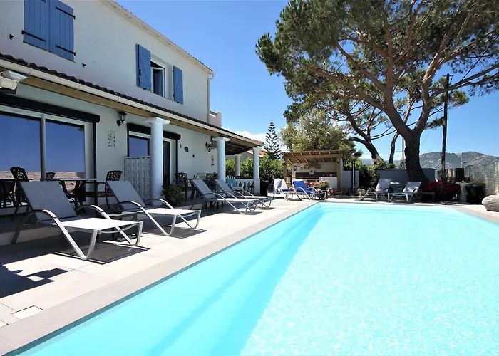 Bleu Azur Piscine Chauffee Сен-Флоран