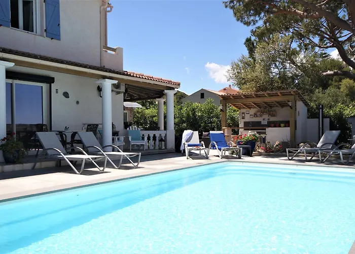 Bleu Azur Piscine Chauffee Daire
